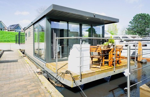Zwartsluis Boat Rental | stylish Houseboat 2 bedrooms near Giethoorn