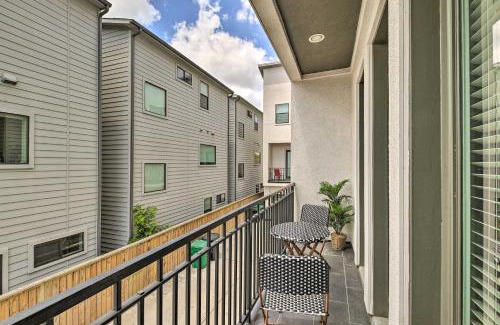 Northside House | Stylish Houston Townhome about 3 Mi to Downtown!
