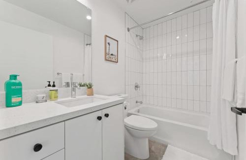 Wilshire Center Apartment | Stylish LA studio Prime Location