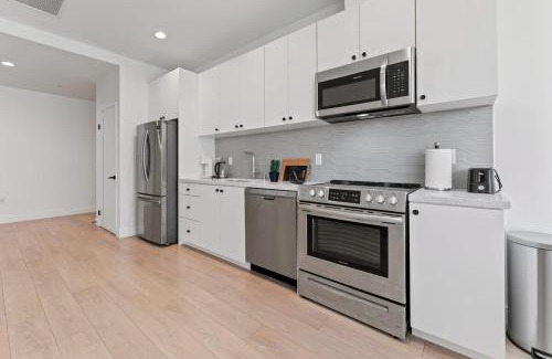 Wilshire Center Apartment | Stylish LA studio Prime Location