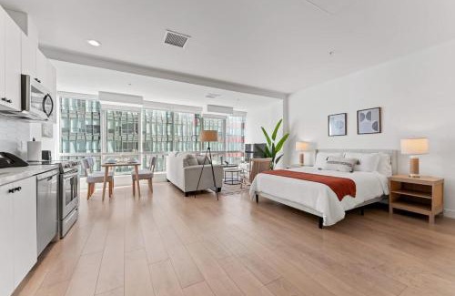 Wilshire Center Apartment | Stylish LA studio Prime Location