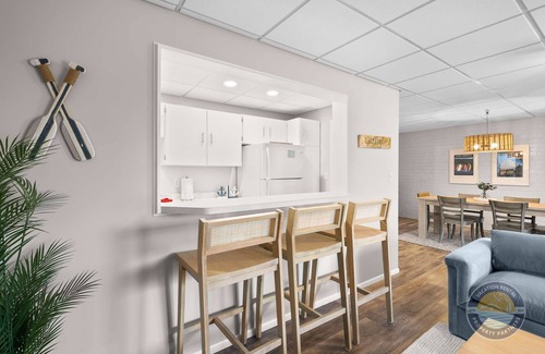 Lake Geneva Condo | Stylish Lake View Condo in Lake Geneva