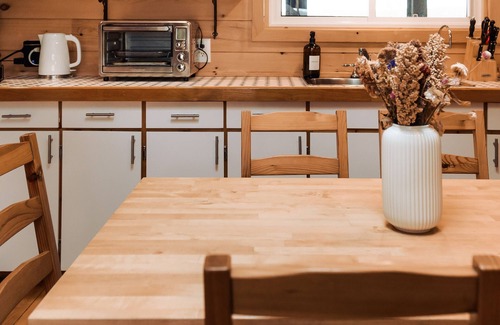 Restoule Cottage | Stylish Lakefront Cottage Retreat in Parry Sound