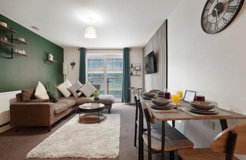 Leeds Apartment | Stylish Leeds City Centre 2BR - Free Parking - 2 Mins to First Direct Arena