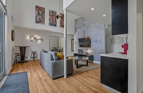 Little Italy Apartment | Stylish Little Italy Loft: Modern Urban Retreat