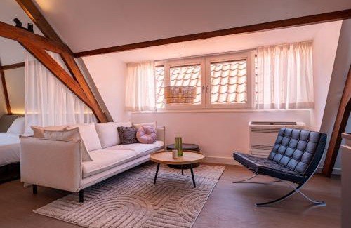 Koningsplein Apartment | Stylish loft Den Haag - The King Swiete - Between city center & the beach - B&B The Swiete