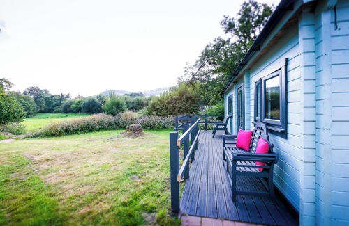 Wilmington Cabin | Stylish Log Cabin for a Cozy Stay