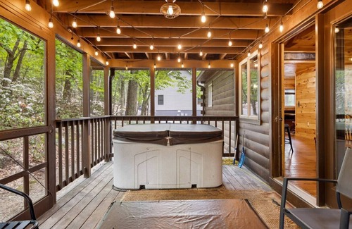 Massanutten Cabin | Stylish Log Home Double Balconies Hot Tub Fire table Community Pool Billiards In Massanutten Resort