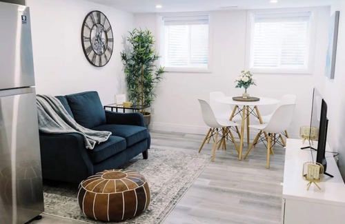 Victoria Hills House | Stylish Lower Level Haven