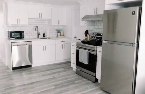 Victoria Hills House | Stylish Lower Level Haven
