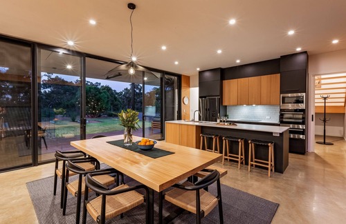 Eagle Bay House | STYLISH & LUXE CONTEMPORARY ESCAPE SURROUNDED BY GORGEOUS NATURAL BUSHLAND