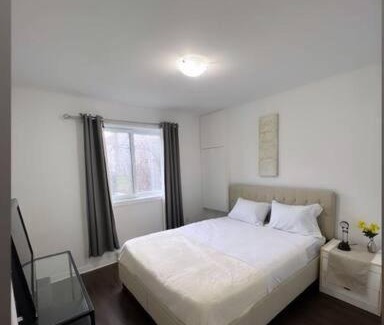 Aylmer Apartment | Stylish Luxe Space with Free Parking