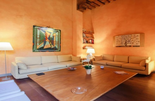 Oltrarno Apartment | STYLISH LUXURIOUS WITH UNIQUE GARDEN&SWIMMING POOL IN THE VERY HEART OF FLORENCE