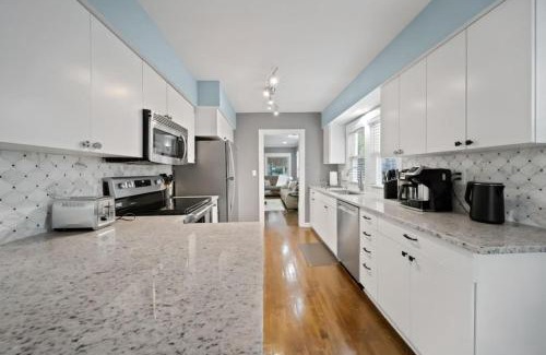 Birmingham House | Stylish Luxury 3bd home in Downtown Birmingham