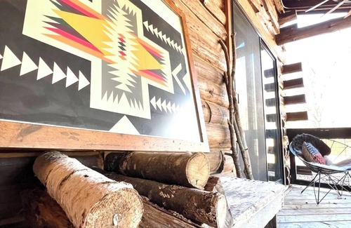 Ashland Cabin | Stylish, Luxury Mountain House 10 Mins to Windham