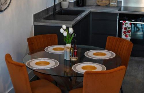 Vauxhall Apartment | Stylish Luxury Penthouse in Liverpool City Centre - Free Private Parking and Only 2km from Everton Stadium!