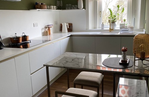 Arbroath Apartment | Stylish mid-century modern apartment by the coast