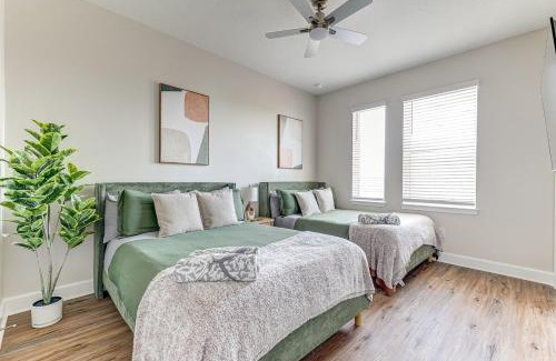 Tampa House | Stylish Midtown 3 Bedroom 4 Bathroom Private Garage Family & Group Ready