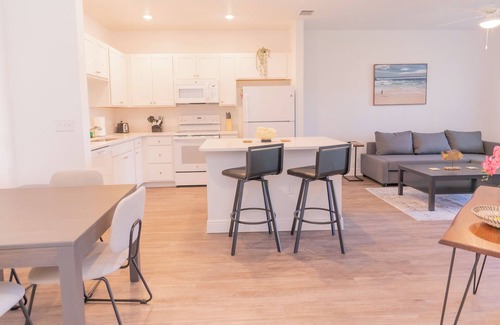 Kissimmee Apartment | Stylish, Modern 1 Bed 1 Bath Apartment in Kissimmee, Florida! Sleeps 1 to 4!