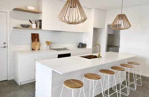 Belmont House | Stylish modern 3-bedroom townhome in enchanting Belmont with AC, WiFi