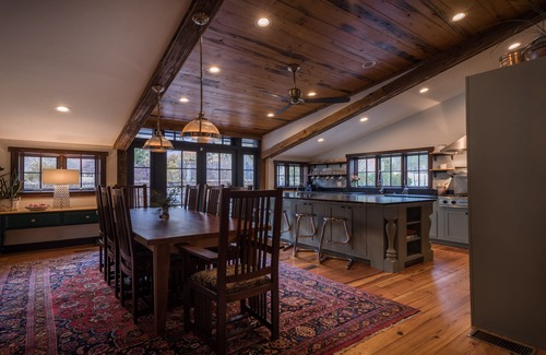 Lake Hill House | Stylish, modern barn with chef’s kitchen, heated pool, privacy