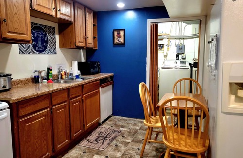 Beecher Apartment | Stylish, Modern & Cozy Garden Apartment near Chicago