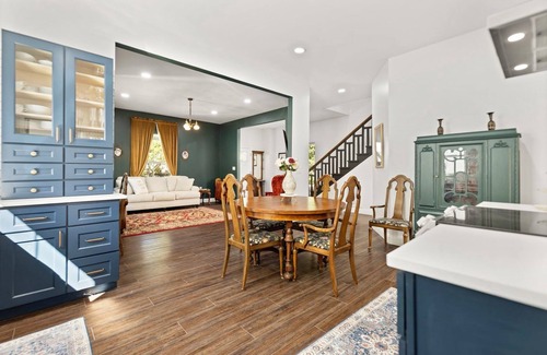 Elizabethtown House | Stylish & Modern Elizabethtown Retreat on Main St!