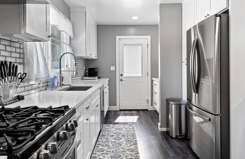 Buena Park House | Stylish Modern Home, Pool & Spa, 7 Mins to Disney