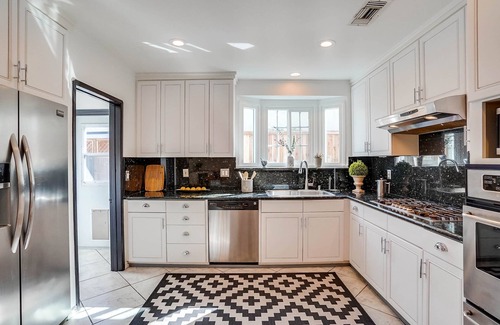 Pico - Robertson House | Stylish Modern Home Bordering Beverly Hills & Culver City with Private Garden!