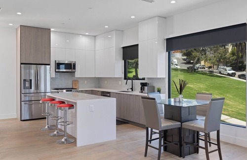 Downtown Los Angeles House | Stylish Modern Home, Private Rooftop & City Views!