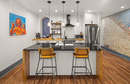 H Street Corridor Apartment | Stylish & Modern Private Retreat in Capitol Hill!