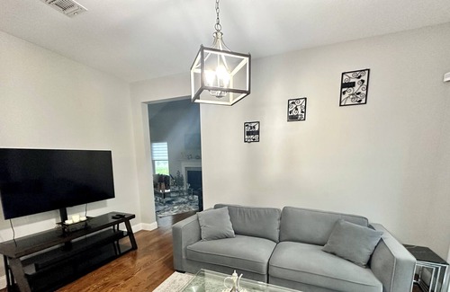 Montgomery House | Stylish Modern Retreat: 3.5 Acres + 1 Hour From NYC