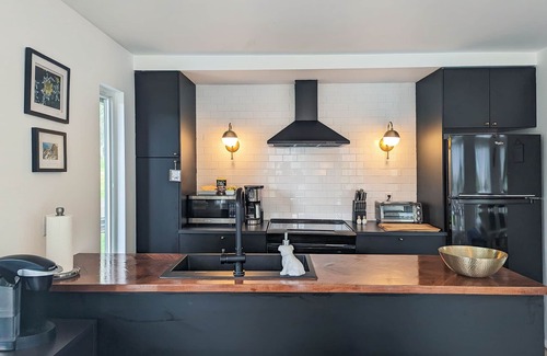 Denver Cabin | Stylish + Modern Roxbury Cabin - Close to Venues, Ski, Hiking, Biking, Swimming!