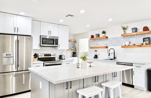 Sun City House | Stylish & Modern Sun City Retreat Near Westgate!