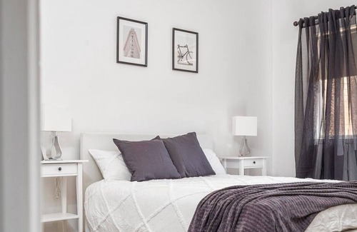 Mount Tarcoola Other | Stylish modern unit close to beaches and town