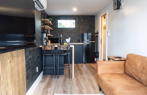 West Palm Beach Apartment | Stylish Modern Tiny Home in the Heart of West Palm Beach. 7 minutes from airport