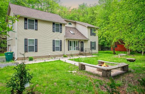 East Stroudsburg House | Stylish Mountain Retreat w Hot Tub Firepit Penn Estate Getaway by AvantStay