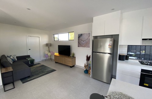 Lake Illawarra House | Stylish, New and Modern Townhouse