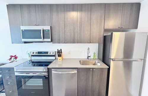 Halton Regional Municipality Apartment | Stylish New Condo in Milton - Close to Glen Eden Ski Resort