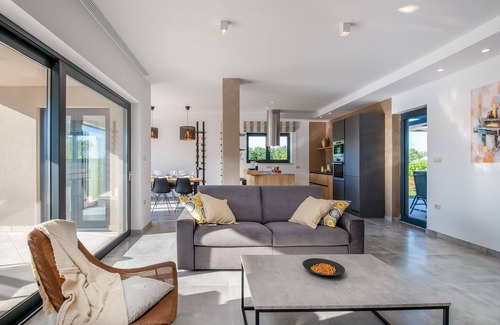 Svetvincenat Villa | Stylish New design Villa, 1.400 m2 garden with private pool ,Central Istria