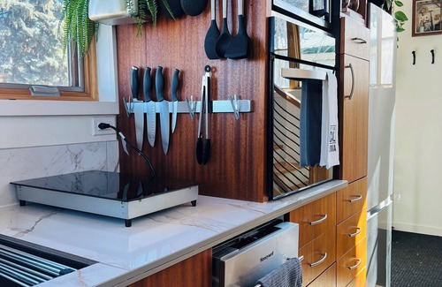 Paonia House | Stylish New Paonia Tiny Home: Walk Downtown, Views, AC, WiFi + EV