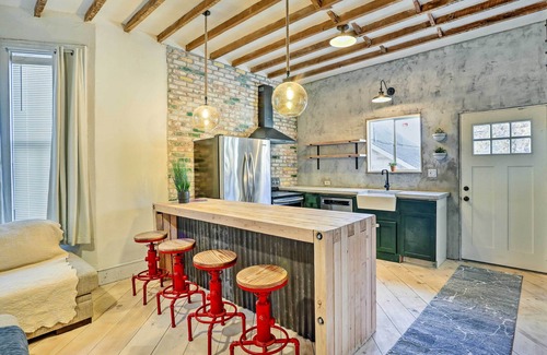 Forest Hill House | Stylish Newark Home w/Deck < 14 Mi to NYC!