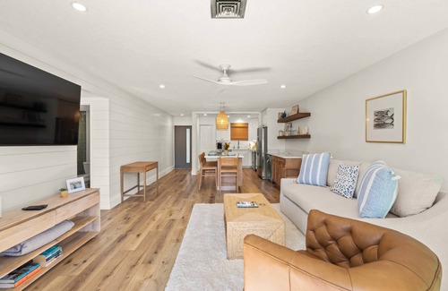 Saint Armands Key Condo | Stylish Newly Remodeled Condo, Walk to Beach & St. Armands, Heated Pool/Spa, Free Activities Daily