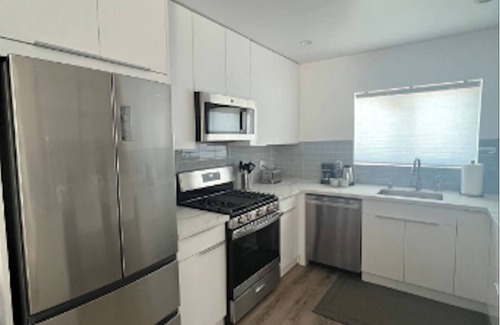 Encino Cottage | Stylish Newly Renovated 1 bedroom in Encino