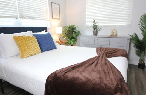 Arlington Park Apartment | Stylish Nordic Stay, Walk To Hospital & Beaches