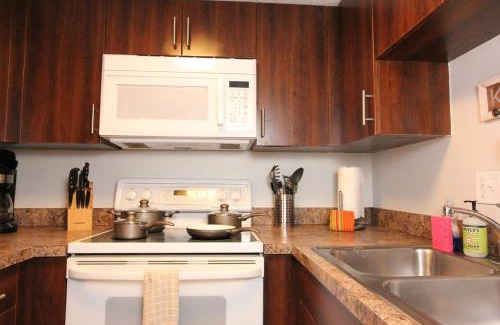 Arlington Park Apartment | Stylish Nordic Stay, Walk To Hospital & Beaches