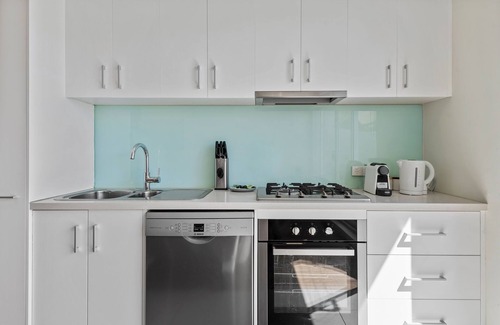North Melbourne Apartment | Stylish North Melbourne Stay, Minutes to CBD