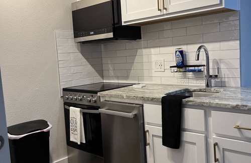 Far North Dallas Apartment | Stylish Oasis
