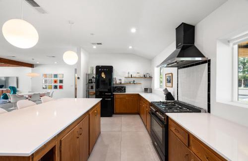 Peaceful Valley House | Stylish Old Town Scottsdale Retreat w Pool Prime Location