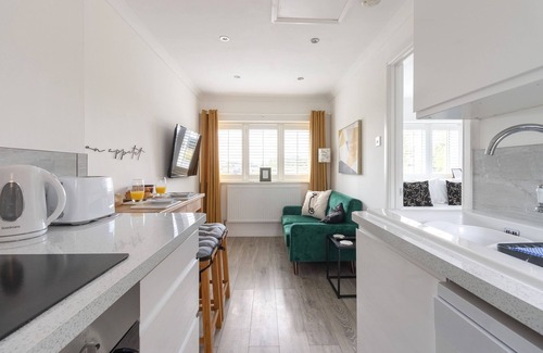Winsford Apartment | Stylish one bedroom garden suite